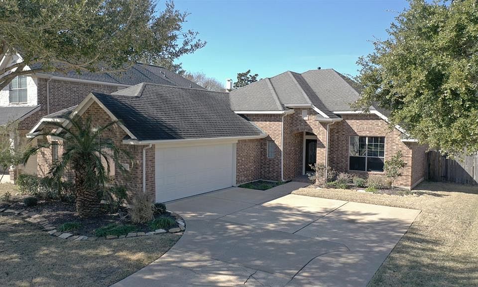 1st image of 21110 Dover Park Lane