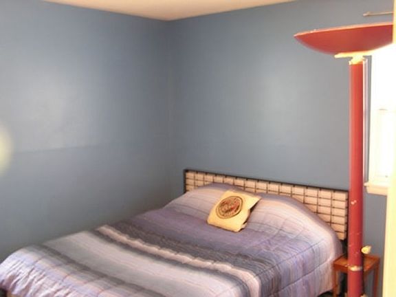 4th image of 302 S Emerald Ln