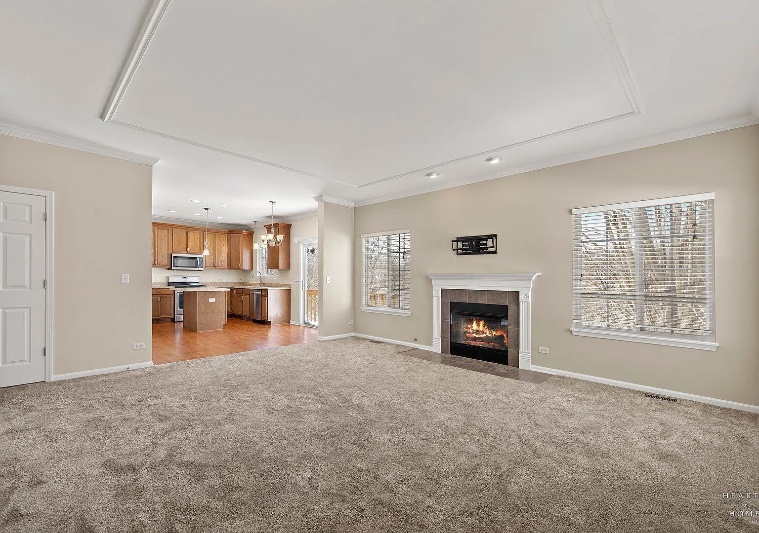4 bed, 3.5 bath, 3717 sqft, $3,000 — Photo 3