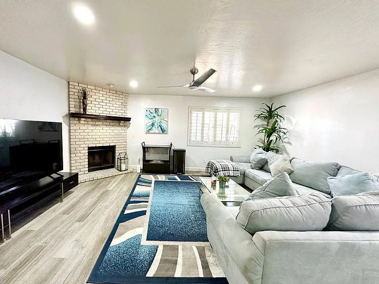 1020 E Hearne Way — Photo 19