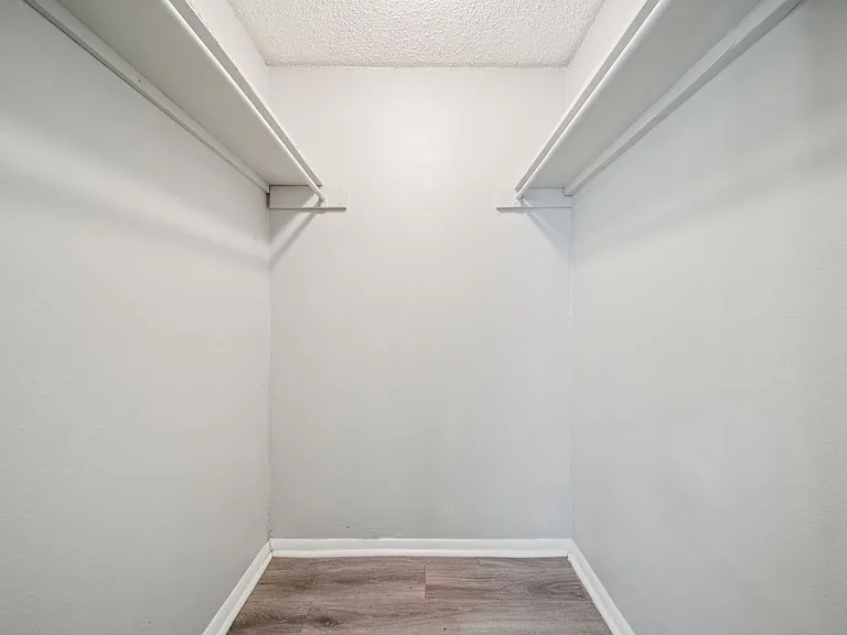 Cedar Park Apartments — Photo 22