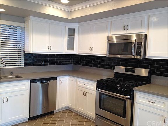 2nd image of 505 Manhattan Beach Blvd APT 4
