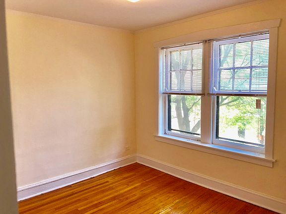 3rd image of 1655 W Jonquil Ter APT 35