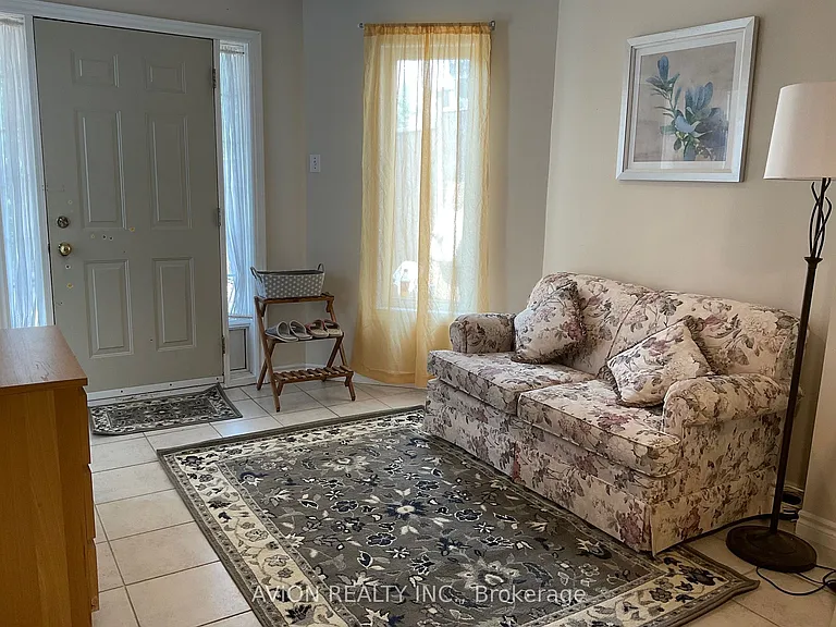 32 Manorheights St — Photo 5
