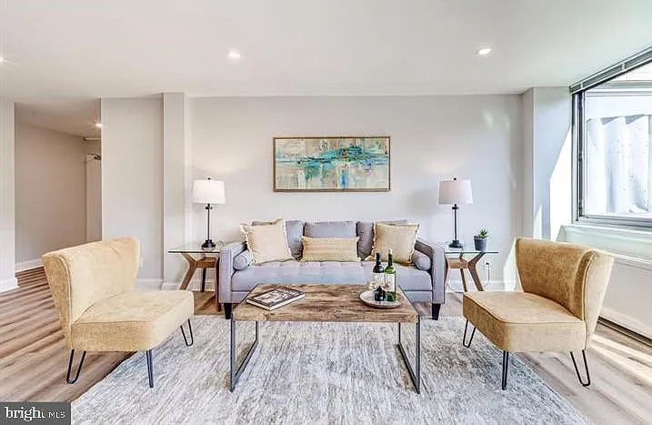 600 Roosevelt Blvd #312 — Photo 5