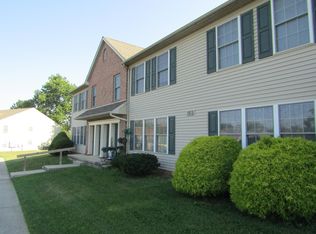 183 Tom Ave APT E, Ephrata, PA 17522