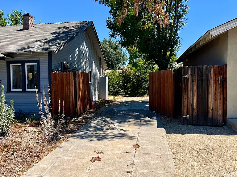 333 Nordina St — Photo 19