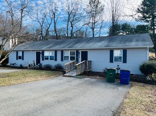 400-490 Harmon Cir SE, Christiansburg, VA 24073