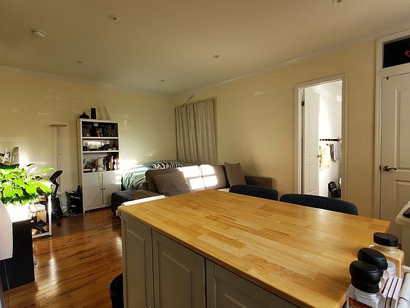 5th image of 142 E 33rd St APT 4A