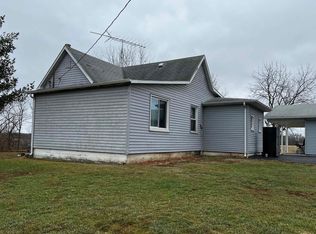 10 Shaw Rd, Avon, IL 61415