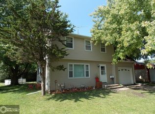 1716 N Hampshire Ave, Mason City, IA 50401