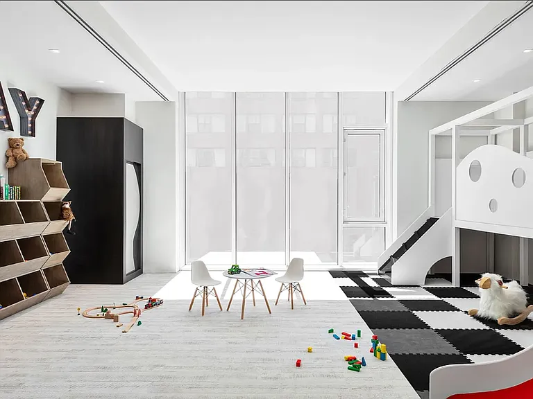 505 W 43rd St #8A — Photo 10