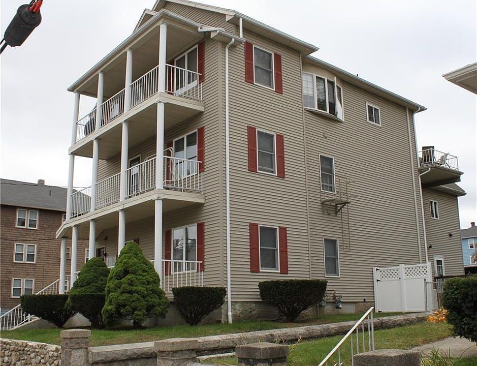 1st image of 409-411 Carrington Ave