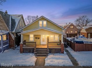 1070 2nd St, Wyandotte, MI 48192