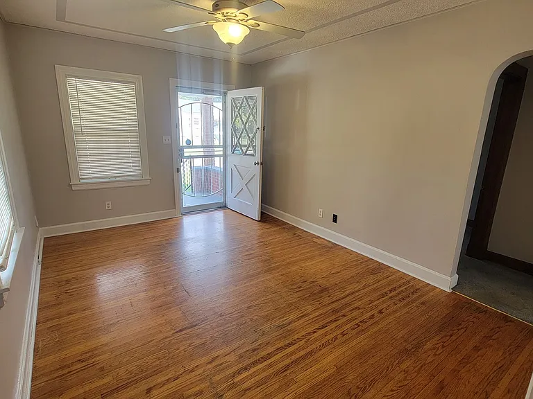 1554 Clara Ave — Photo 2