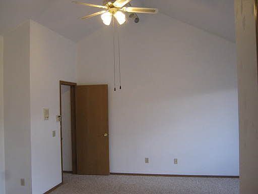 5th image of 2059 SE 74th Ave