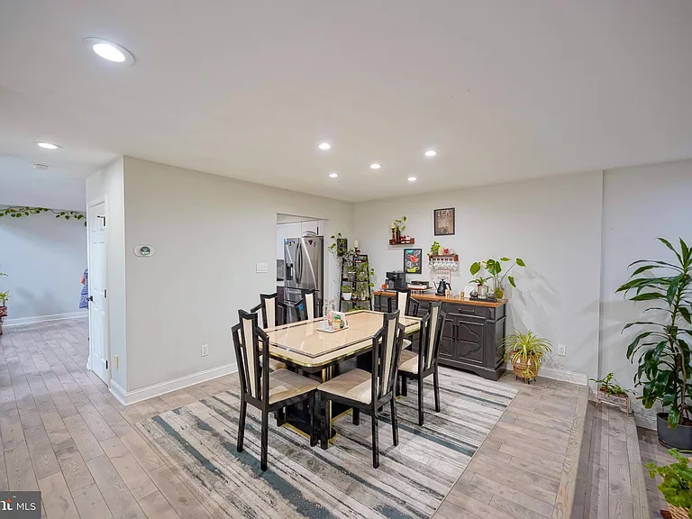 16 Buckingham Pl — Photo 16