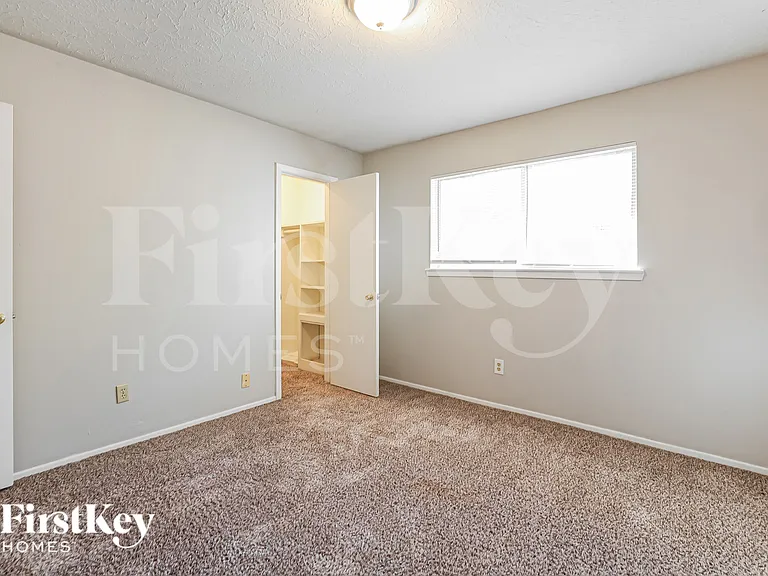 4426 Adonis Dr — Photo 9