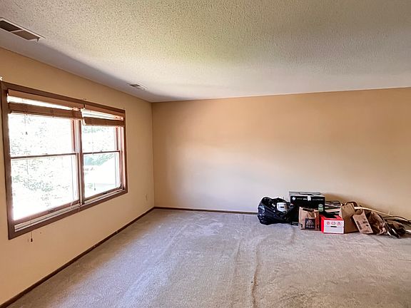 2nd image of 3323 Berwood Ct W