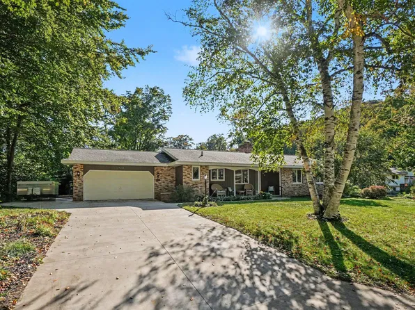17292 Burkshire Dr, Grand Haven, MI 49417