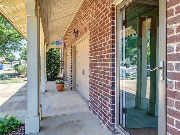 3rd image of 2130 Chalybe Dr