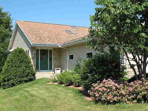2nd image of 1605 N Parker Ct