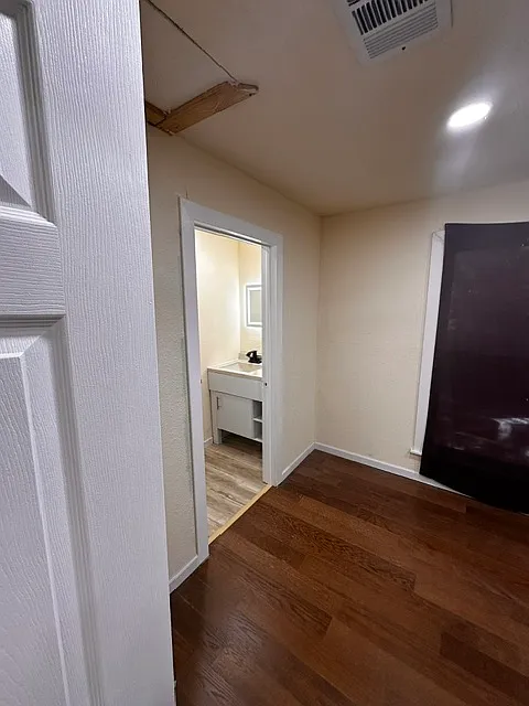 2 bed, 1.5 bath, 1200 sqft, $1,600 — Photo 4