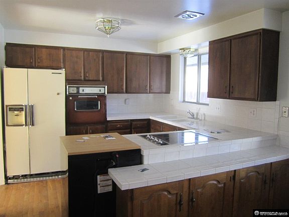 5th image of 1605 Pioneer Dr