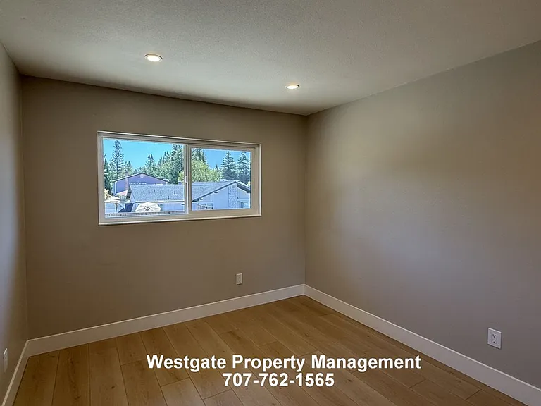 678 Holly Ave — Photo 23