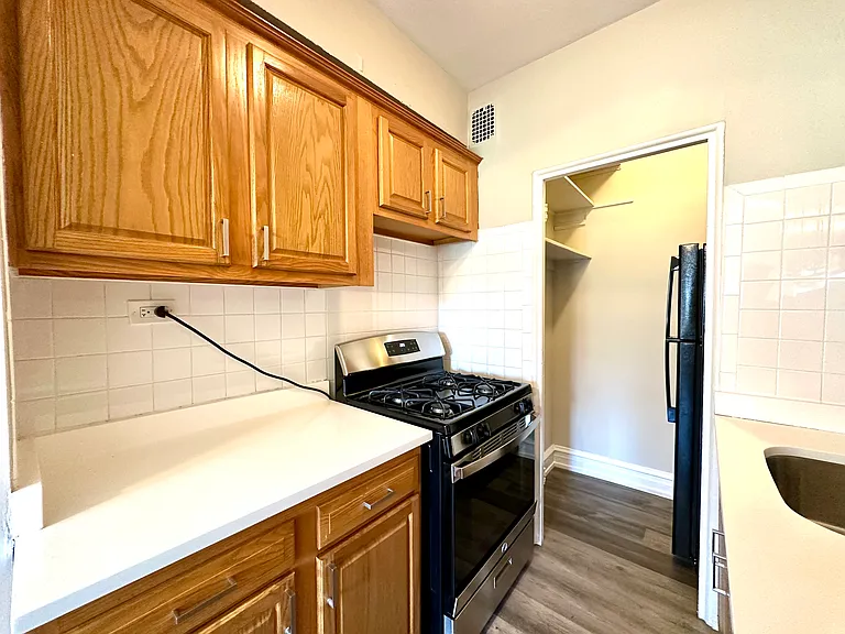 1033 W Loyola Ave #106 — Photo 7