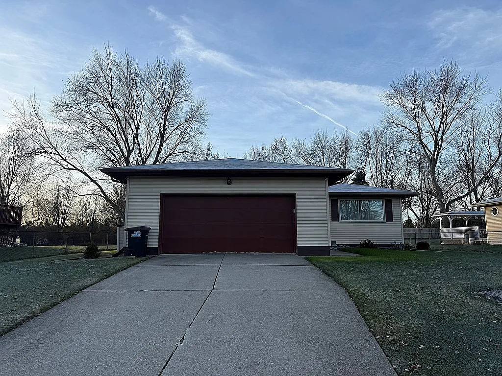 3478 Spencer Ln photo 1