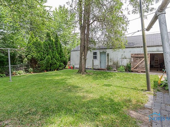 3rd image of 308 Venice Dr