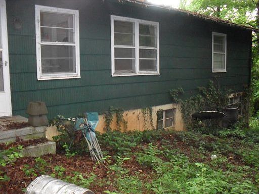 2nd image of 1009 Buena Rd