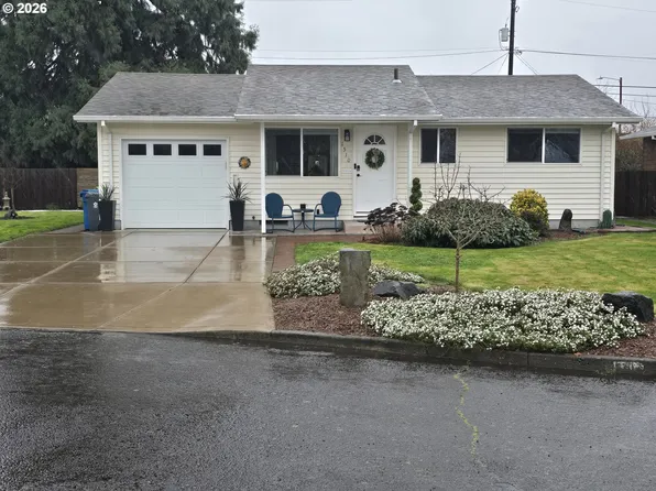 1510 Rainier Rd, Woodburn, OR 97071