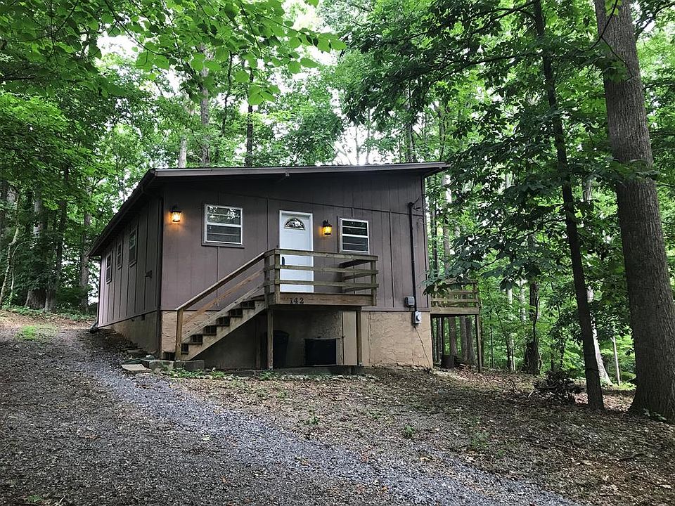 1st image of 142 Low Brook Ct NE