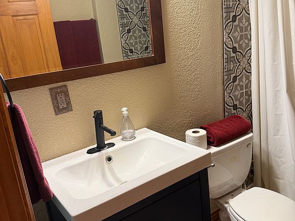 3rd image of 3334 Campfire Rd