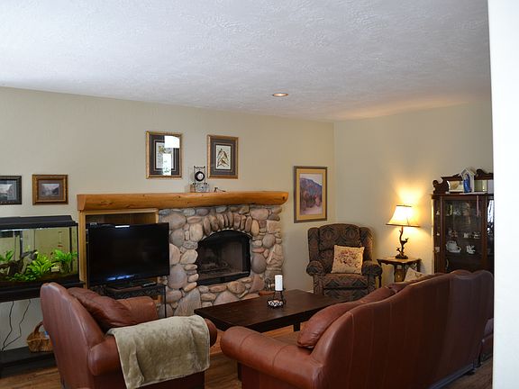 4th image of 1589 Southshore Dr