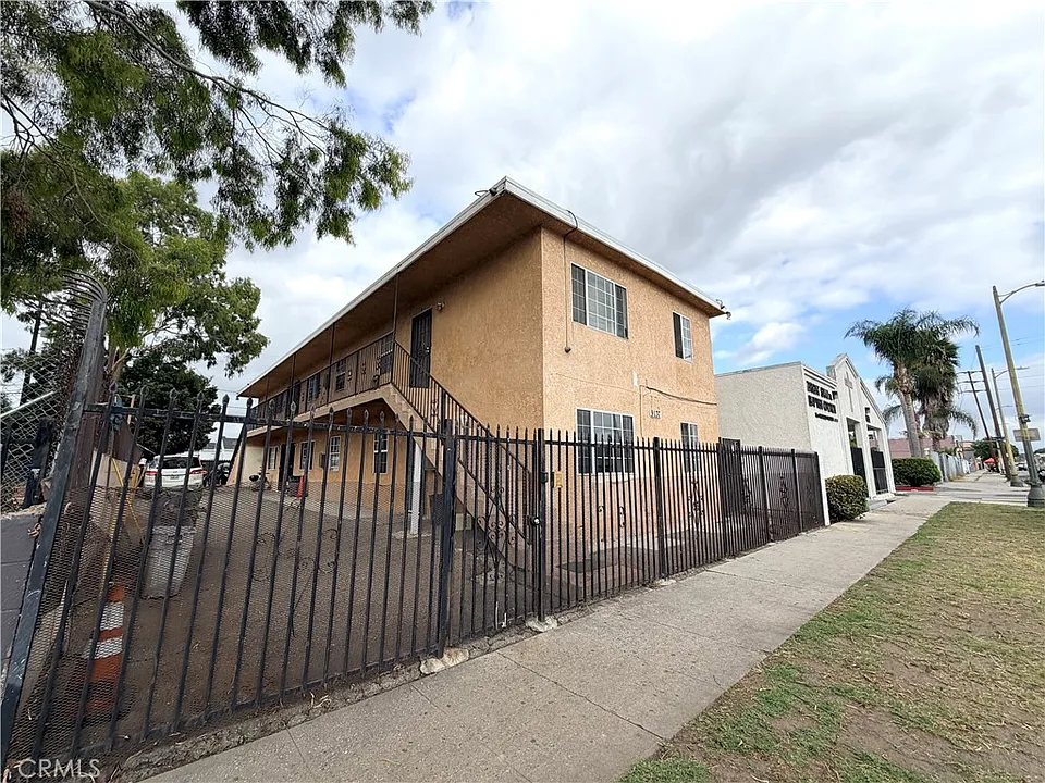 9137 S Broadway #1