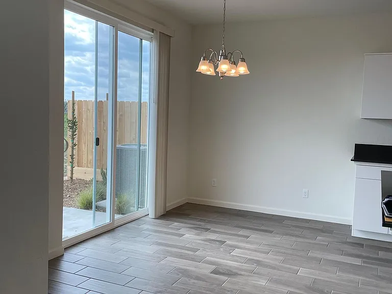 1956 Kelly Ln — Photo 10