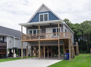 208 Spartanburg Ave, Carolina Beach, NC 28428
