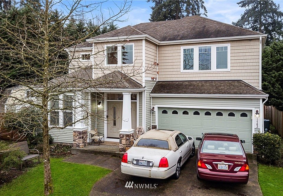 Large corner lot in gated community of Wyndam Ranch