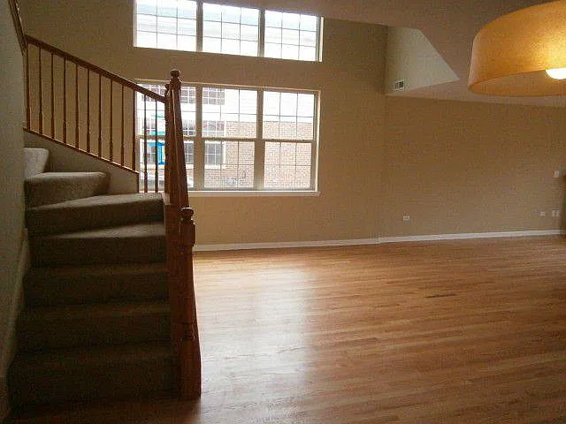 15400 Greenwood Rd — Photo 2