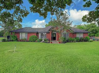 349 Rustic Ln, Friendswood, TX 77546