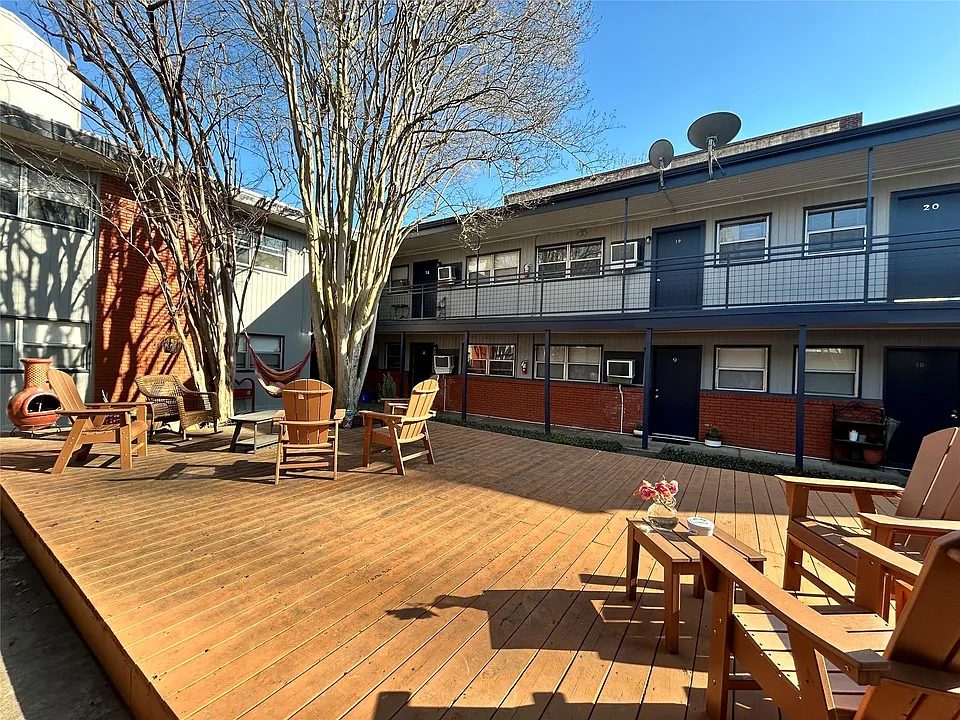 4207 Mount Vernon St #8