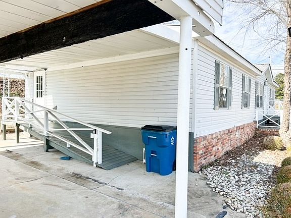 4th image of 30996 Broad St