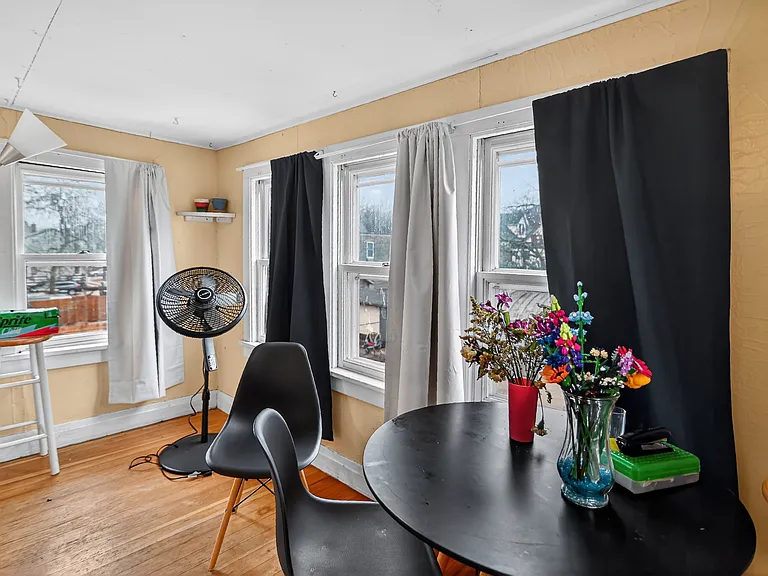 822 E Dayton St #2 — Photo 4
