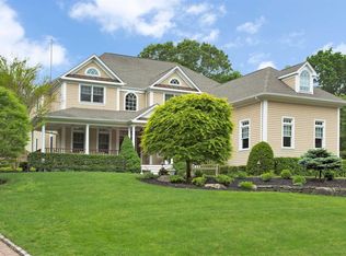 193 Huntington Bay Rd, Huntington, NY 11743