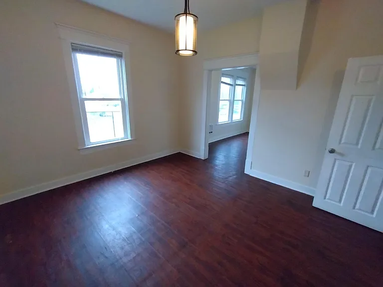 2502 Rockefeller Ave — Photo 6
