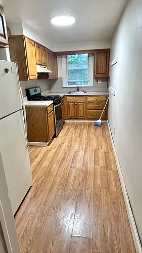2309 Bond Ave Photo 1