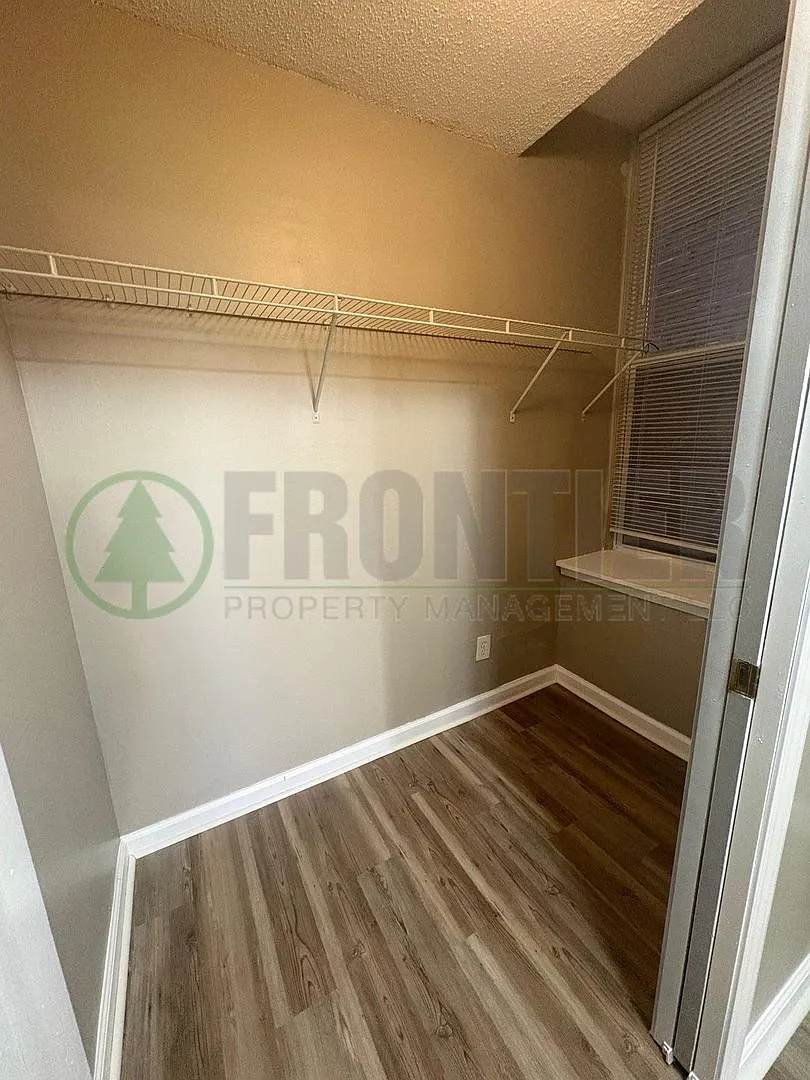 1717 S Tucker Blvd (Maintenance Call First) — Photo 3
